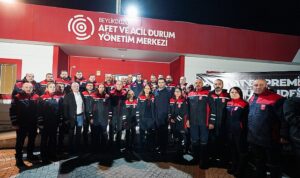 beylikduzu-milletimizle-tek-yurek-deyip-bolgeye-kostuk-9V4Z593z.jpg