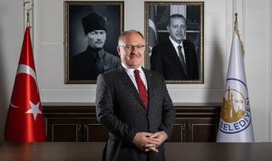 bilgin-sevinc-ve-huznu-bir-arada-yasiyoruz-XGGDDlsR.jpg