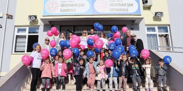 bor-holdingin-gulumseten-yarinlar-projesi-sakaryada-minik-yuzleri-guldurdu.jpg