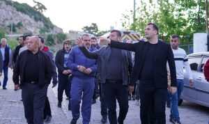 bornova-belediye-baskani-omer-eskiden-kirsal-mahalle-cikisi-1zGPkRX9.jpg