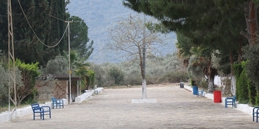 bozdogan-belediyesi-bayram-oncesi-mezarlik-calismalarini-tamamladi.jpg