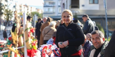 buca-belediyesinden-yeni-yil-hediyelik-esya-pazari.jpg
