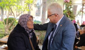 burhaniye-belediye-baskani-ali-kemal-deveciler-sosyal-belediyecilik-anlayisi-ile-yuruttugu-calismalara-hiz-kesmeden-xztBNQVV.jpg