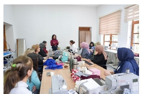 burhaniye-belediyesinden-kadinlara-ozel-program-duzenlendi.jpg