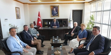 burhaniye-belediyesinden-yeni-kaymakama-ziyaret.jpg