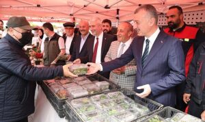 buyukakin-ciftcimize-5-yilda-1-milyar-tl-destek-sagladik-87gEjIBY.jpg