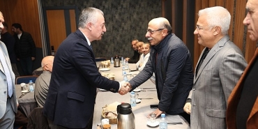 buyukakin-istisare-eden-yanilmaz.jpg