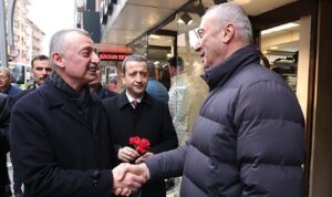 buyukakin-izmit-ve-derince-esnafiyla-bulustu-AbY2X4Kc.jpg