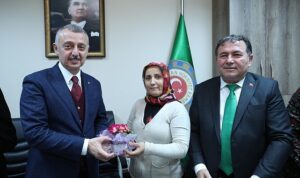 buyukakin-kadin-ciftcilerimizin-uretime-katkisi-cok-degerli-WdgLyyGR.jpg