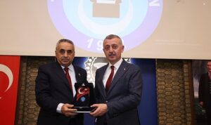 buyukakin-turk-buro-senin-moral-gecesine-katildi-ennLXGKC.jpg