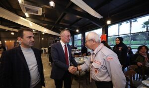 buyukakin-yeni-nesilleri-yetistirenler-sizlersiniz-btFWnaTD.jpg