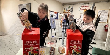 buyuksehir-atik-pillerin-cevreye-verdigi-zarari-genclere-anlatti-atik-pillerinizi-cope-atmayin.jpg