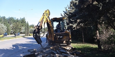 buyuksehir-belediyesinden-kardes-kentler-caddesinde-calisma.jpg