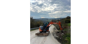 buyuksehir-v-kanal-temizligiyle-yollari-koruyor.jpg