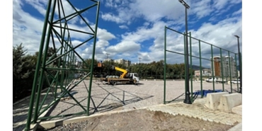 buyuksehirden-genclere-bes-yeni-hali-saha.jpg