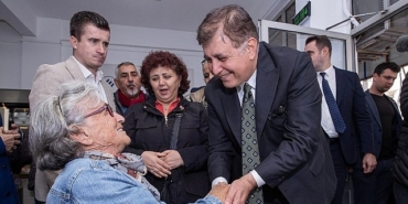 buyuksehirin-besinci-kent-lokantasi-aliagada-acildi-baskan-tugay-kurdeleyi-kesti-tanzim-satis-magazalarinin-mujdesini-verdi.jpg