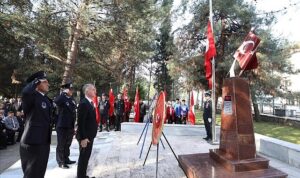 canakkale-zaferinin-109-yilinda-sehitlerimiz-torenlerle-anildi-gf2r5eDQ.jpg