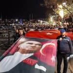 canakkalede-ataturk-sevdalilari-ataya-saygi-icin-yurudu.jpg