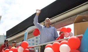 canikte-19-mayis-coskusu-WUfWmpTi.jpg