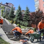 cankaya-belediyesi-ilce-genelindeki-parklarda-bakim-ve-onarim-calismalarini-hiz-kesmeden-surduruyor.jpg