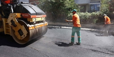 cankaya-belediyesi-ilcede-yer-alan-123-mahallede-asfalt-onarim-yama-ve-tam-kaplama-calismalarini-koordineli-sekilde-surduruyor.jpg
