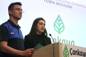 cankayada-yemin-heyecani-cankayanin-yeni-memurlari-yemin-ederek-goreve-basladi.jpg