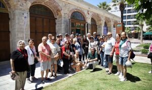 cesme-belediye-baskani-lal-denizli-cocuklarimizin-ve-genclerimizin-tarih-bilincini-gelistirmeyi-hedefliyoruz-dedi-C2OCLCOP.jpg