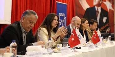 cesmede-esnaf-bulusmasi-duzenlendi.jpg
