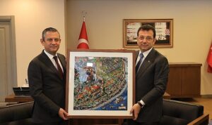 chp-genel-baskani-ozgur-ozel-ucuncu-kez-ibb-baskani-secilen-ekrem-imamogluna-tebrik-ziyaretinde-9SLFT5jf.jpg