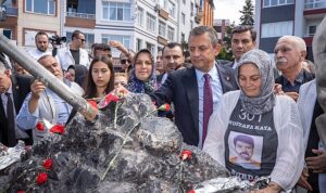chp-genel-baskani-ozgur-ozel-ve-izmir-buyuksehir-belediye-baskani-dr-cemil-tugay-somada-HziqSqZw.jpg