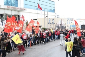 ciglide-1-mayis-coskusu-baskan-yildiz-emekcilerle-omuz-omuza.jpg