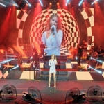 cim-konserleri-sahnesi-derya-ulugu-agirladi.jpg