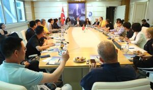 cin-heyetinden-antalya-buyuksehir-belediyesine-ziyaret-pBQ9bvrB.jpg