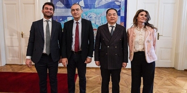 cin-ile-izmir-arasinda-dostluk-koprusu.jpg
