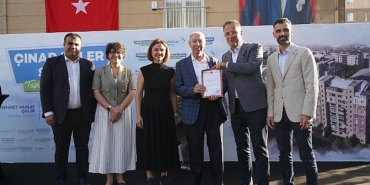 cinar-evler-sakinlerinin-tapu-sevinci.jpg