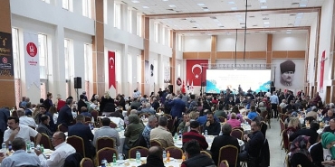 corumlular-keciorende-iftar-sofrasinda-bulustu.jpg