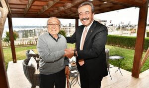 cukurova-belediye-baskani-soner-cetin-aytac-duraki-evinde-ziyaret-etti-msU8lqxp.jpg