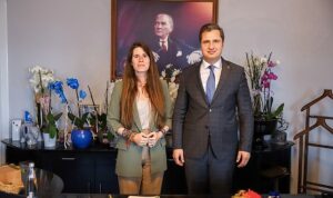 cumhuriyet-halk-partisi-chp-genel-baskan-yardimcisi-ve-parti-sozcusu-deniz-yucel-cesme-belediye-xkly5LUZ.jpg