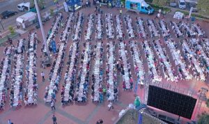 cumhuriyet-meydaninda-buyuk-iftar-sofrasi-tOXeNQNV.jpg
