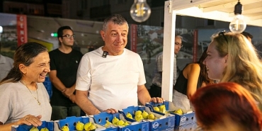 dalinda-kuruyan-bardacigi-belediye-aldi-halka-ucretsiz-dagitti.jpg