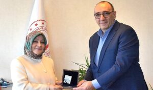 defacto-aile-ve-sosyal-hizmetler-bakanligi-is-birliginde-deprem-bolgesindeki-yardimlarina-devam-ediyor-cRgVXkbF.jpg