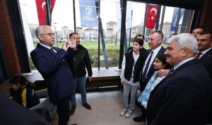 derince-kutuphanesi-hizmete-girdi-qwWRrcx6.jpg