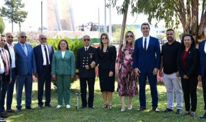 didimde-ilce-protokolu-bayramlasti-szQxrE39.jpg
