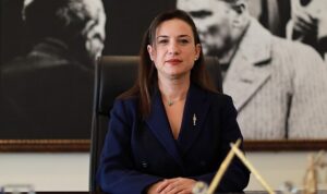 efes-selcuk-belediye-baskani-filiz-ceritoglu-sengel-canli-yayinla-efes-selcuklulari-bilgilendirdi-PbkOd3as.jpg