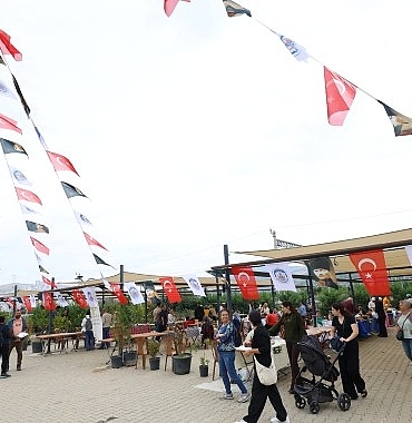efes-tarlasi-yasam-koyunde-uretici-pazari-acildi.jpg