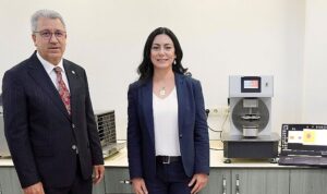 egeli-akademisyenlerin-gelistirdikleri-kumas-dalama-olcum-cihazi-abdden-patent-tescili-aldi-WJuBxn93.jpg