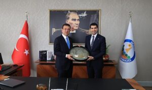 ekrem-imamoglu-avcilar-belediye-baskani-utku-caner-caykaraya-tebrik-ziyaretinde-bulundu-Uvm7DYQD.jpg