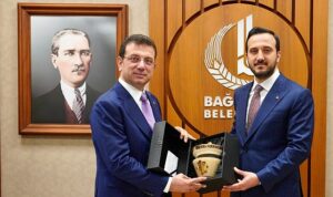 ekrem-imamoglu-bagcilar-belediye-baskani-abdullah-ozdemire-tebrik-ziyaretinde-bulundu-dZ5GnxNY.jpg