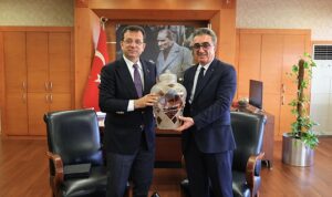 ekrem-imamoglu-bayrampasa-belediye-baskani-hasan-mutluyu-makaminda-tebrik-etti-4bEJg6S5.jpg