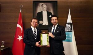 ekrem-imamoglu-besiktas-belediye-baskani-riza-akpolata-tebrik-ziyaretinde-bulundu-GlmMMpRb.jpg